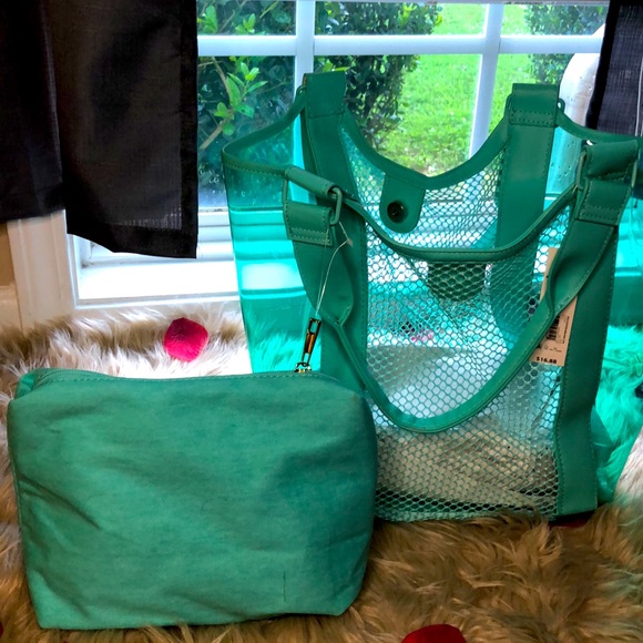 NWT NOBO Beach Tote w/ matching makeup bag - Picture 4 of 5